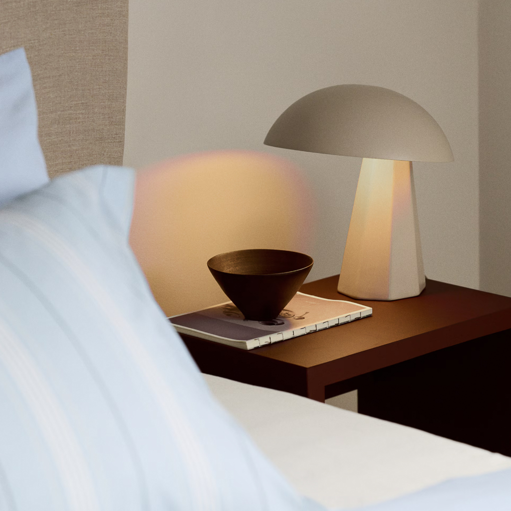 lampe de chevet design beige
