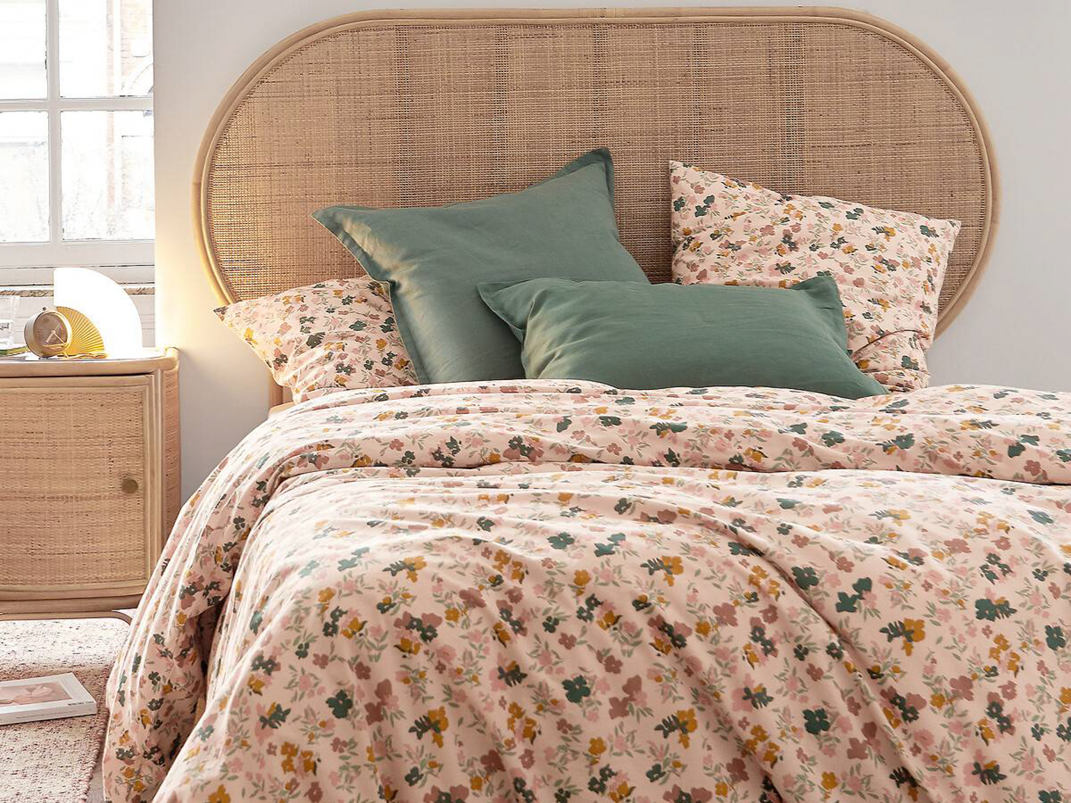 linge de lit fleuri