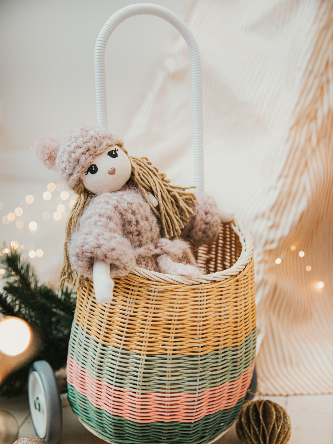 panier à roulettes en osier enfant