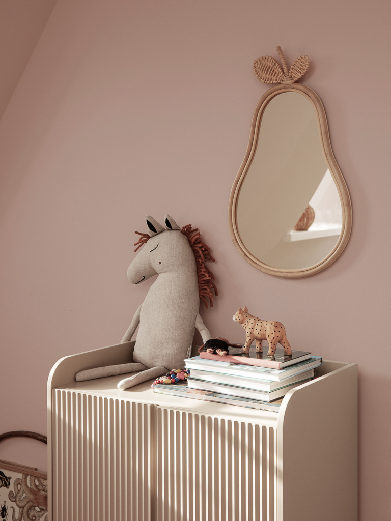 chambre enfant beige et nude