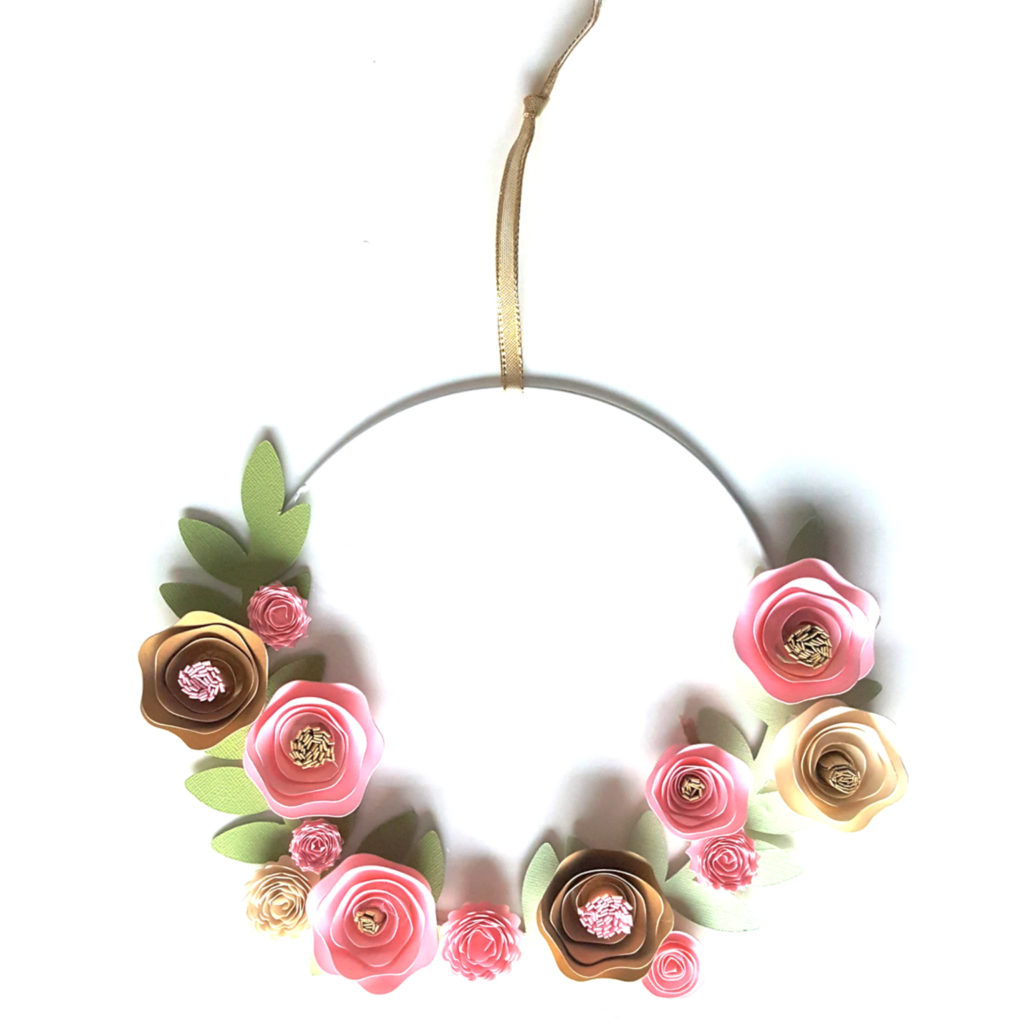 couronne de fleurs en papier