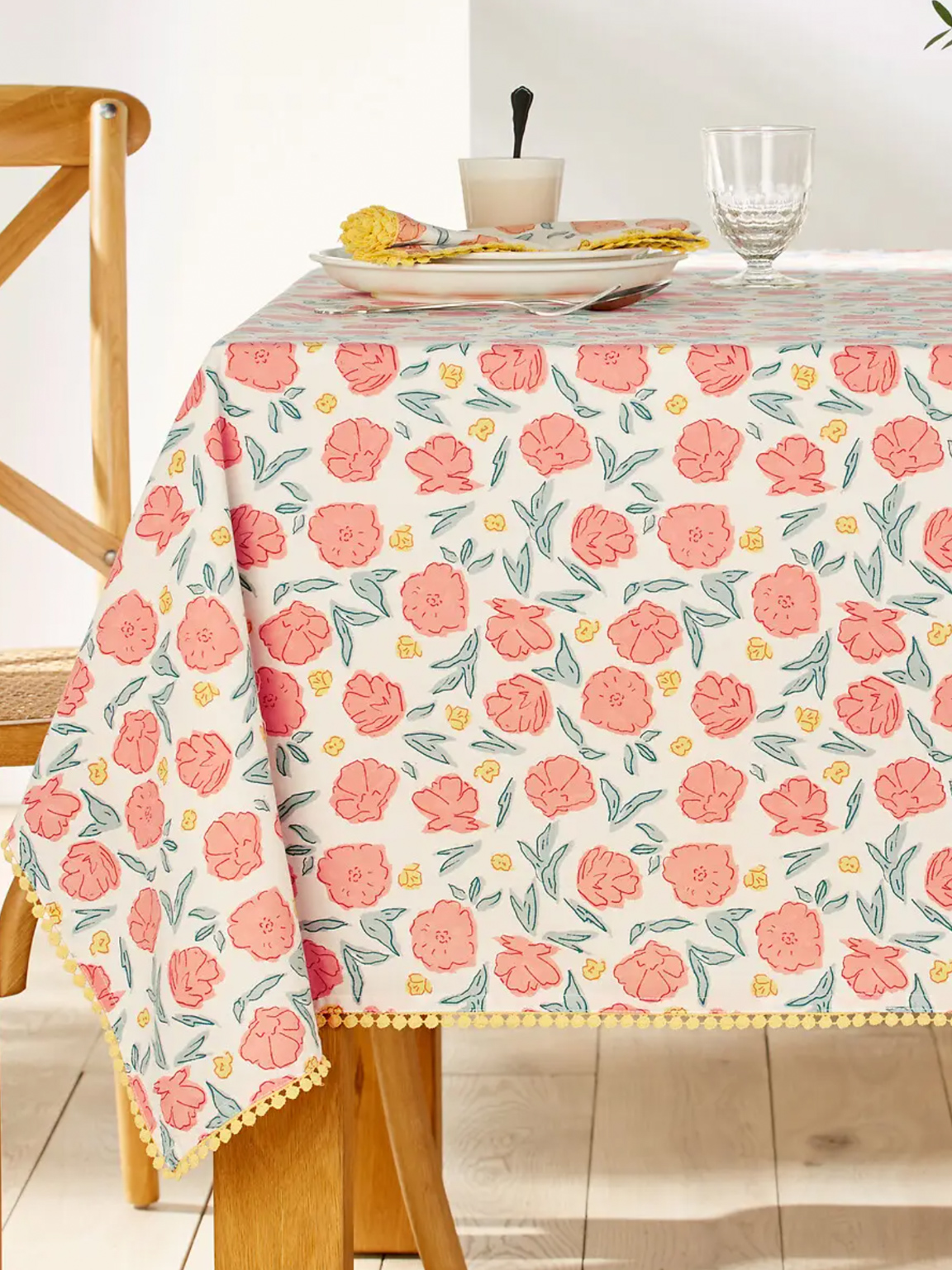 nappe fleurs rose bleu jaune