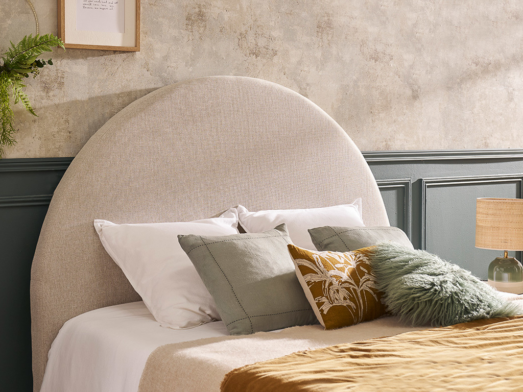 tête de lit arrondie en tissu beige