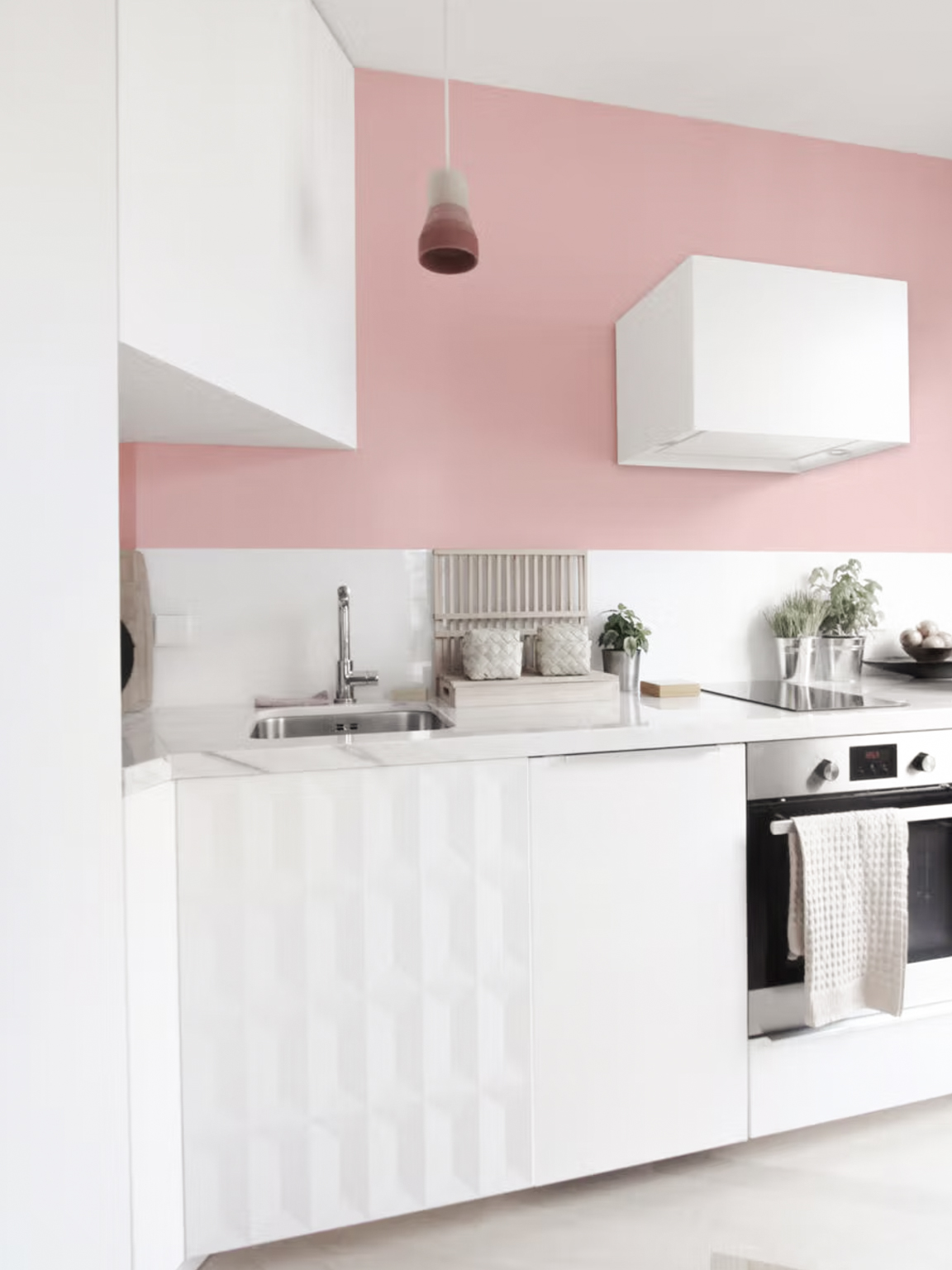 cuisine blanche mur rose