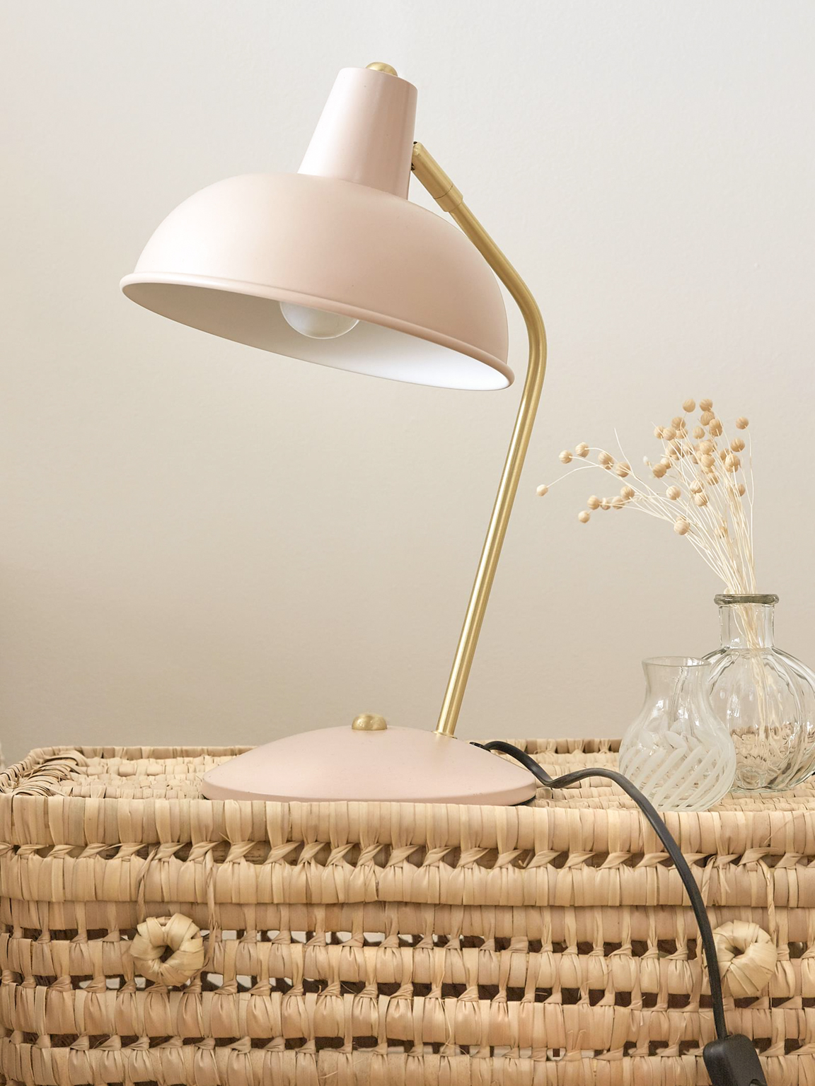 lampe de chevet rose nude