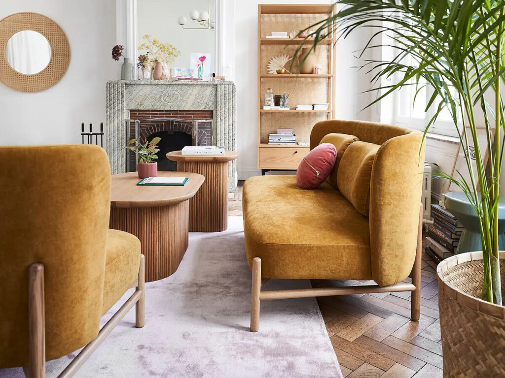 salon moderne canapé velours jaune