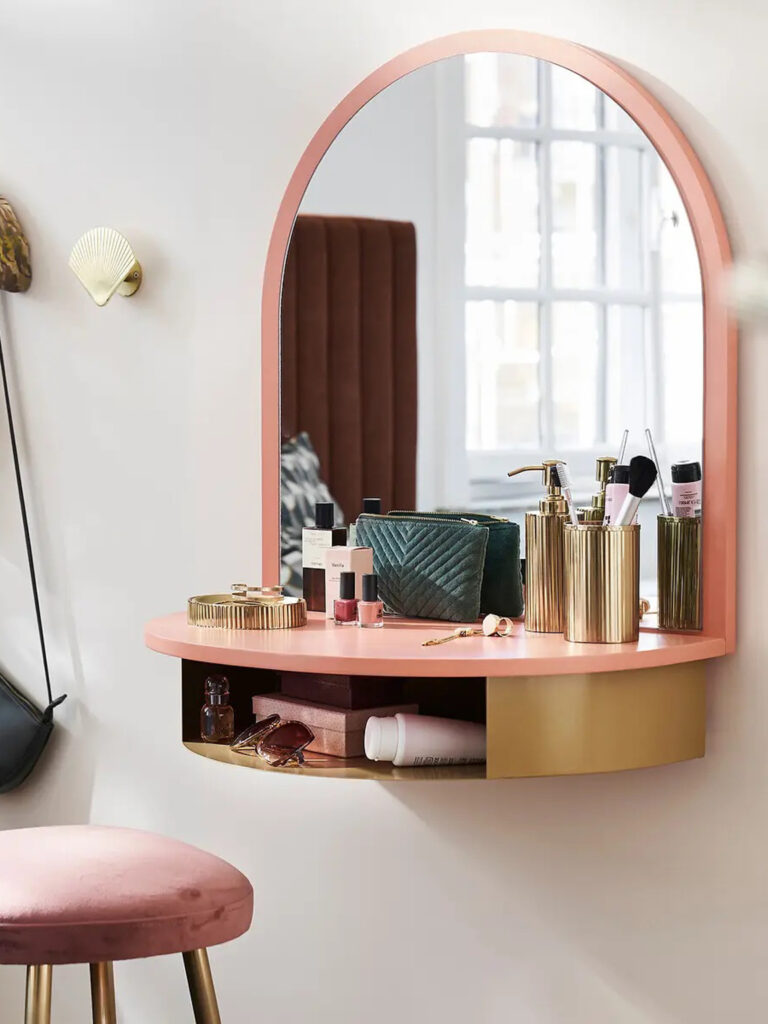coiffeuse murale rose