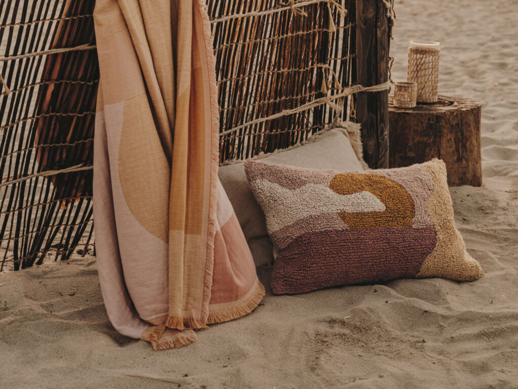 coussin terracotta et beige