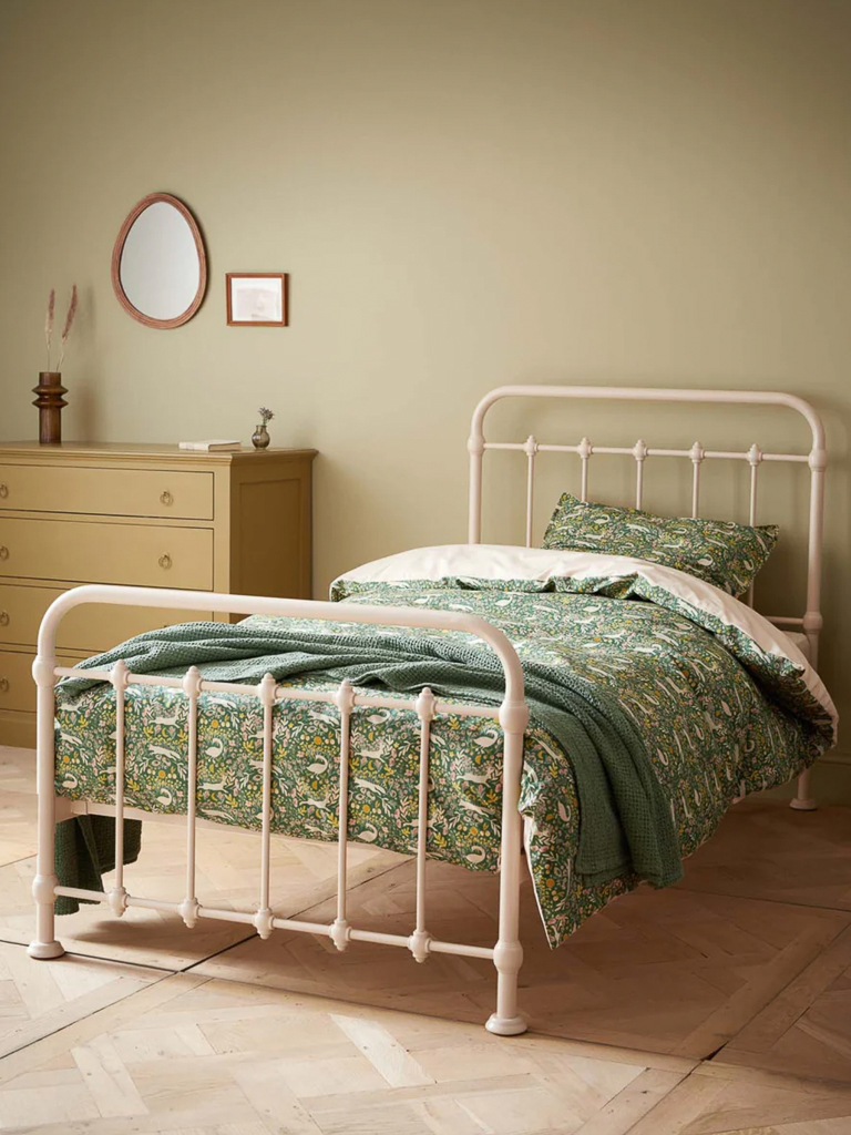 lit enfant métallique vintage rose