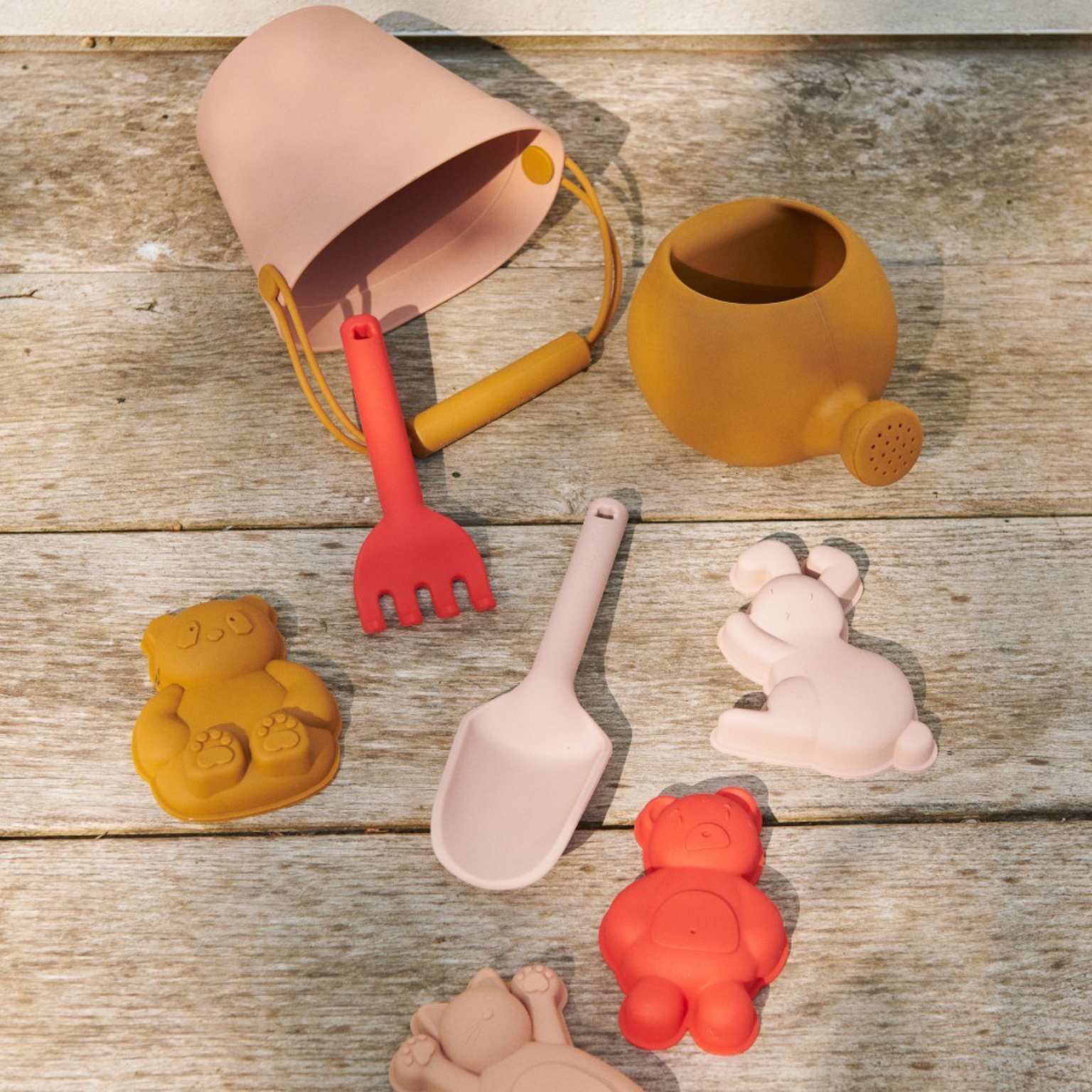 set jouets de plage liewood