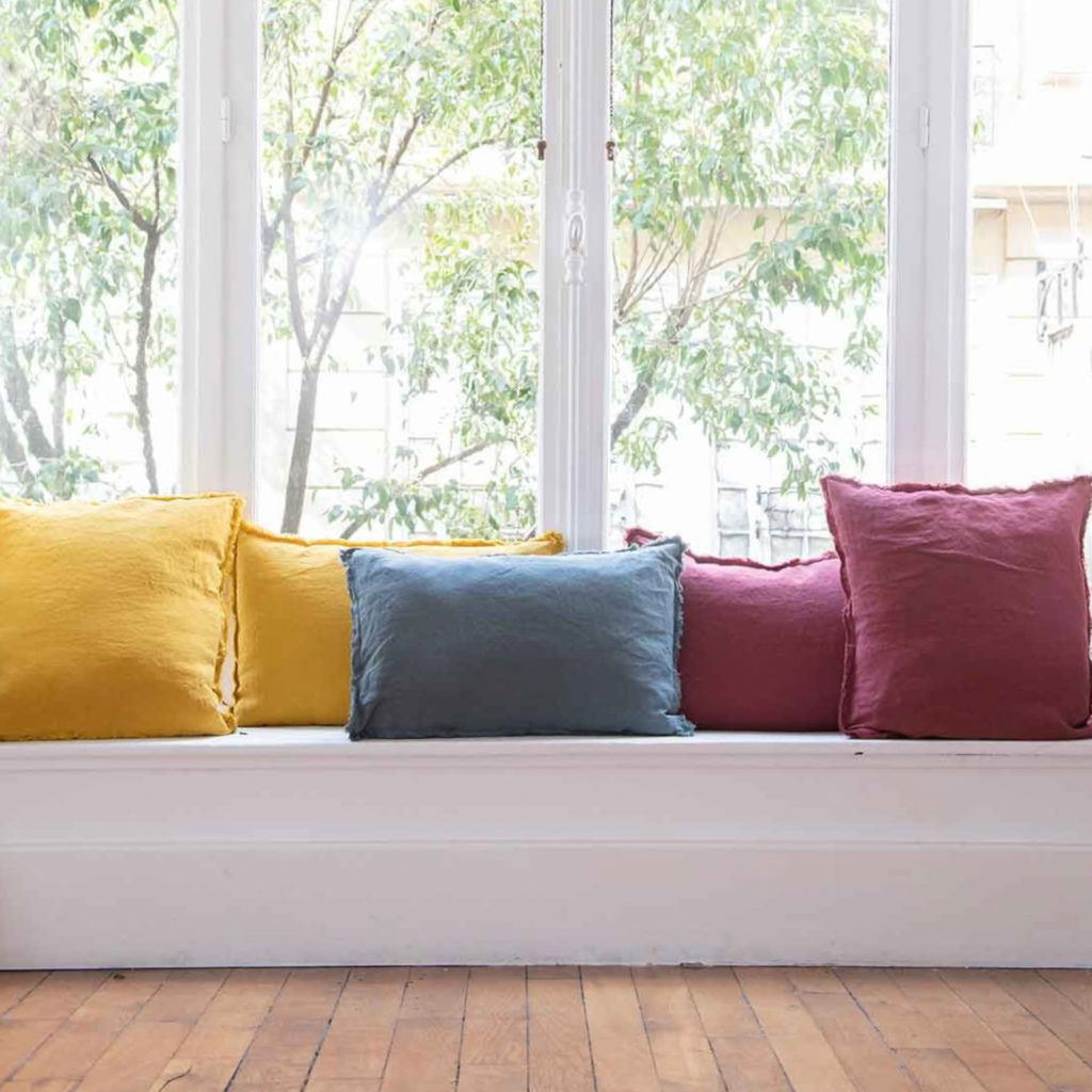 coussin en lin jaune vert rouge