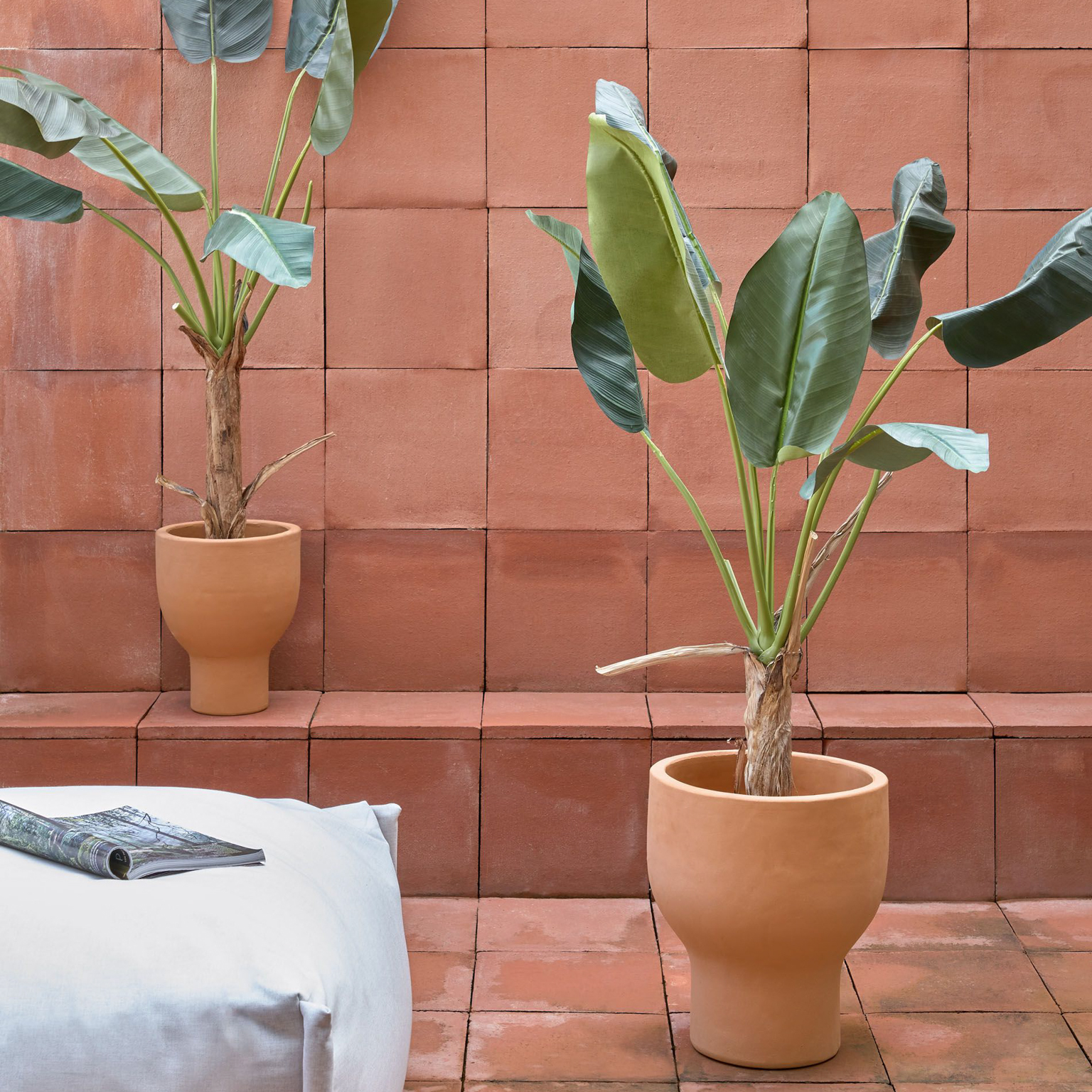 déco bord de piscine terracotta