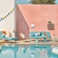 décoration bord de piscine style miami