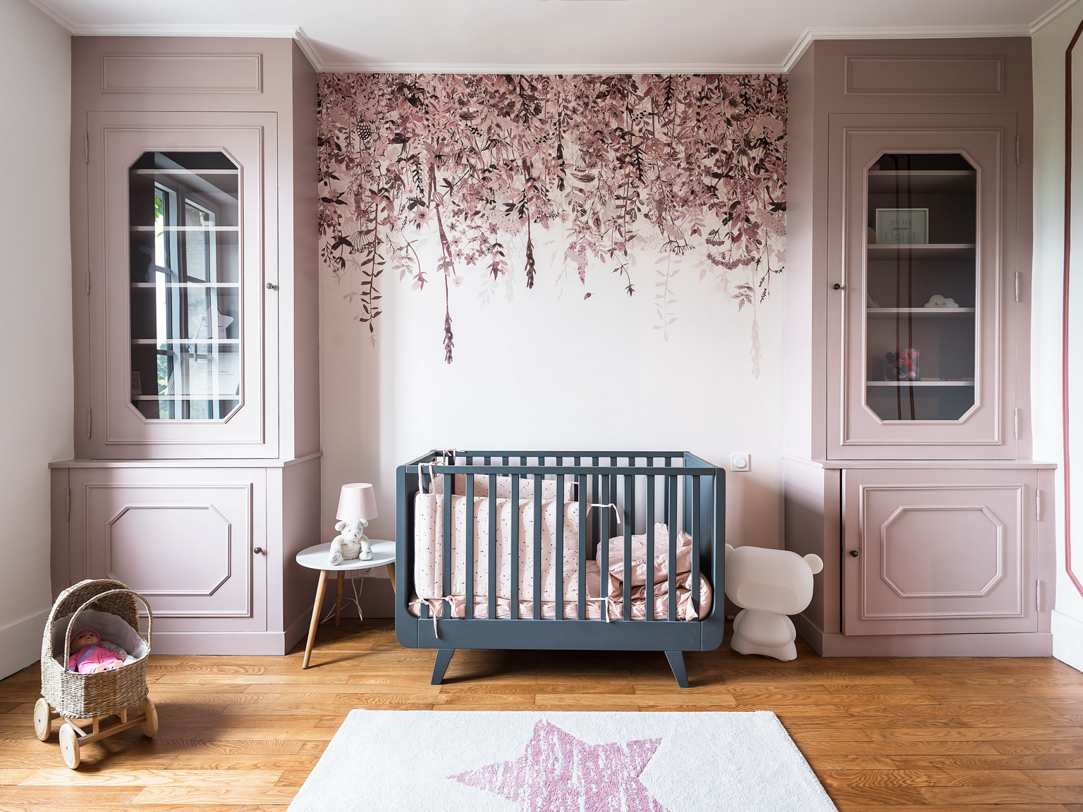 chambre bébé fille rose et bleu