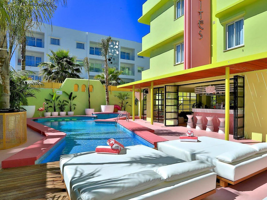 déco plage piscine couleurs