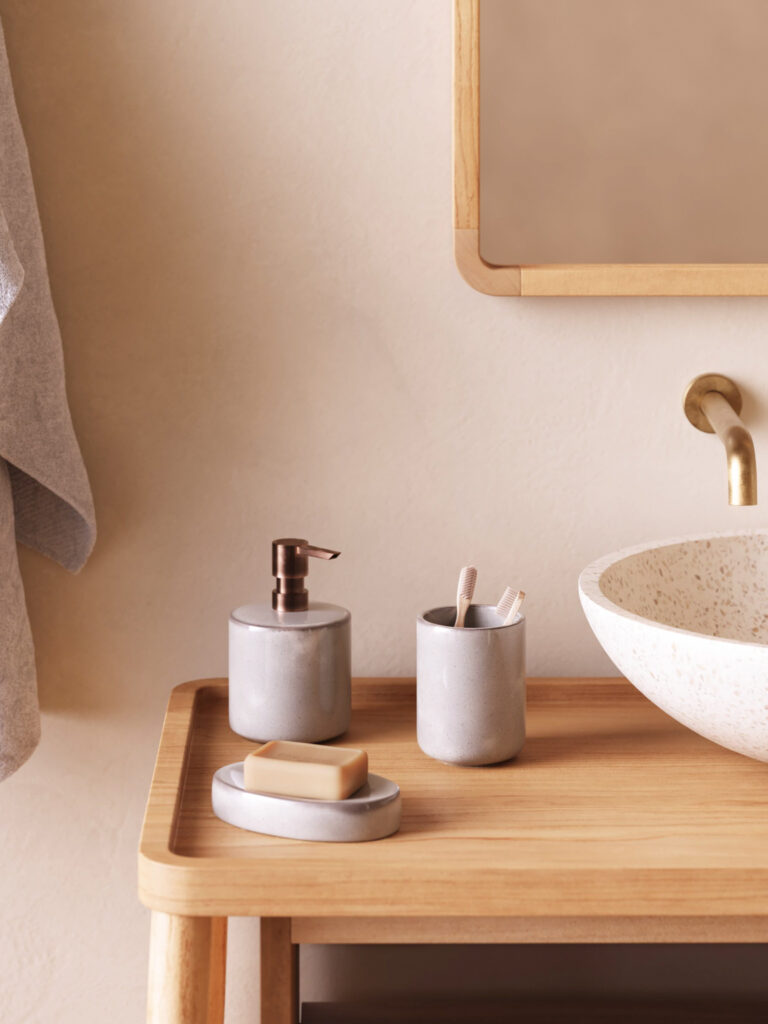 salle de bain beige blanc bois