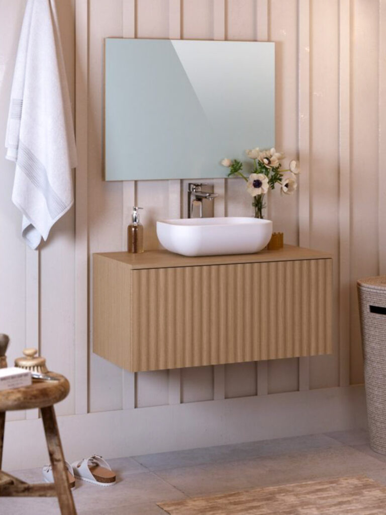 salle de bain beige blanc bois