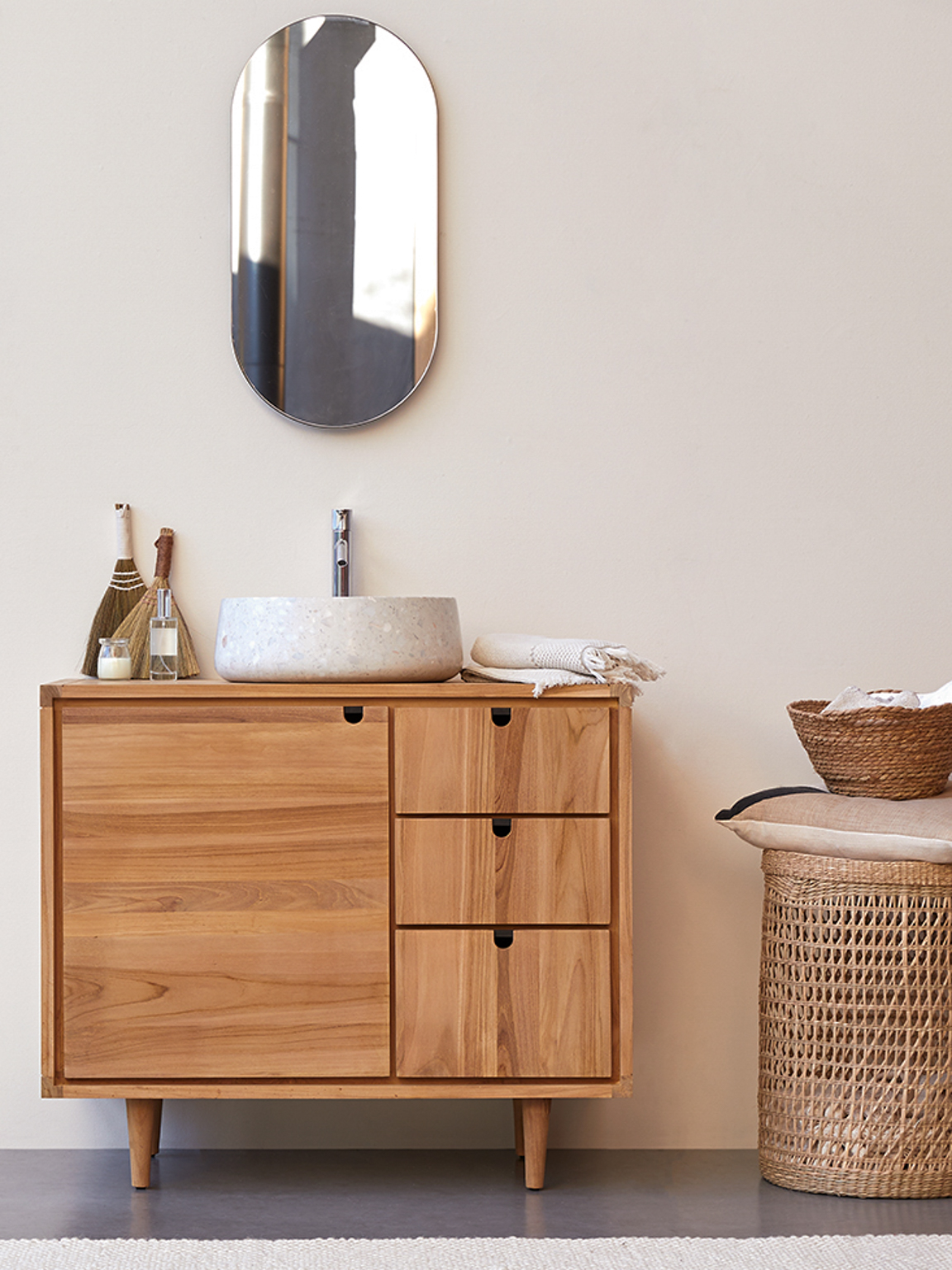 salle de bain beige blanc bois