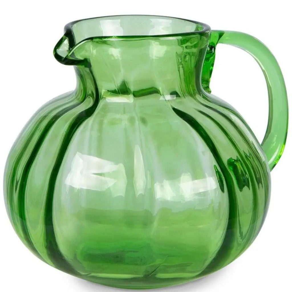 carafe à eau en verre vert