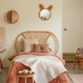 chambre enfant beige et terracotta