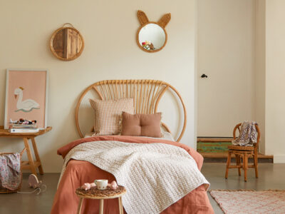 chambre enfant beige et terracotta