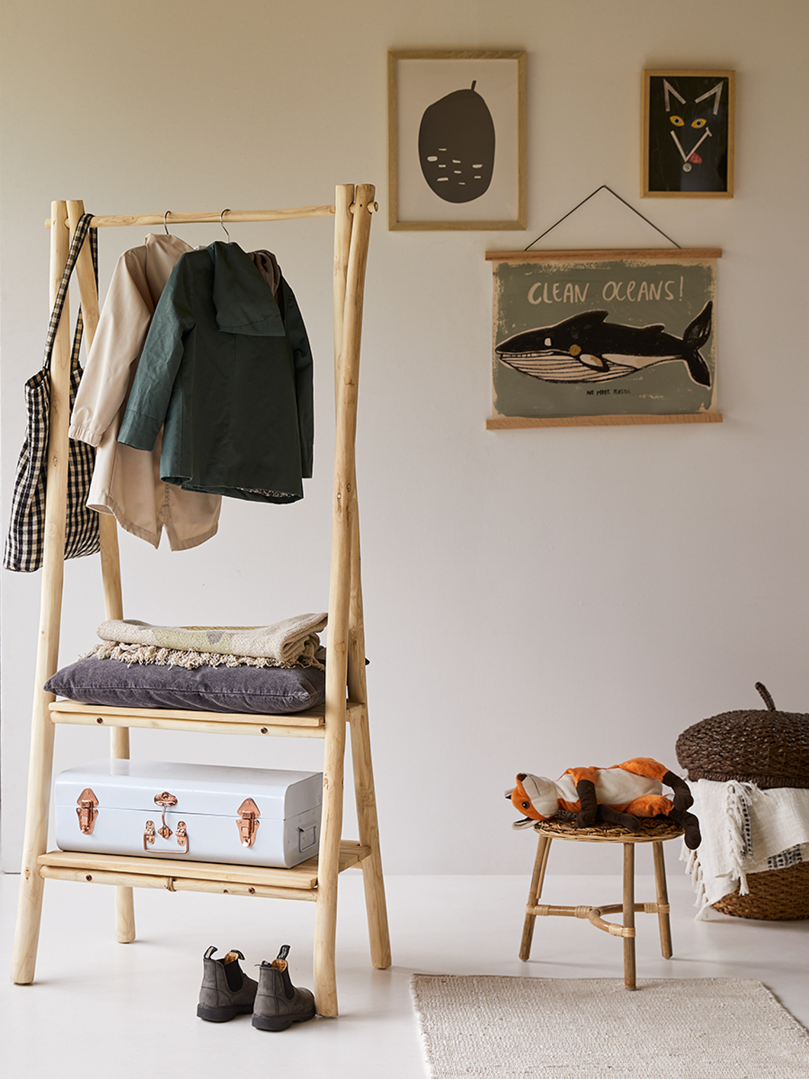 portant à vêtements enfant
