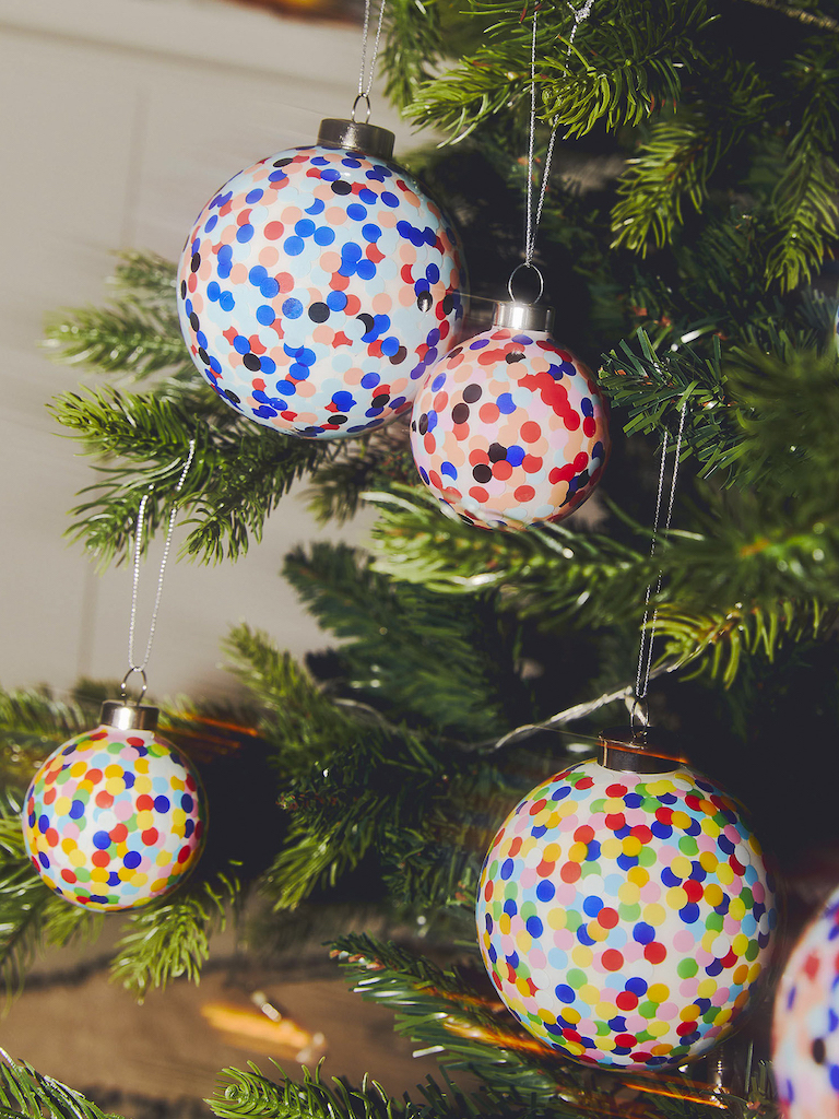 boules de noël multicolores