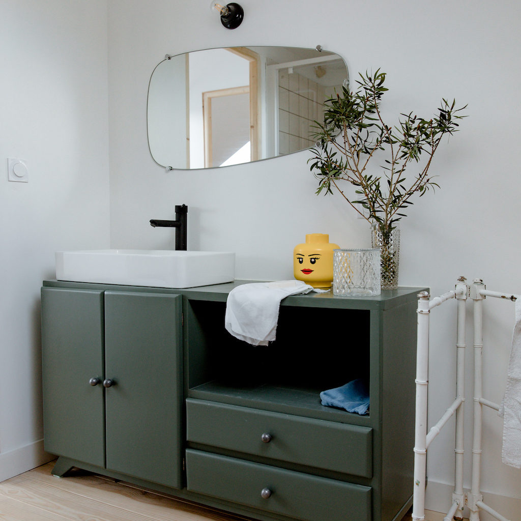 salle de bain meuble vintage