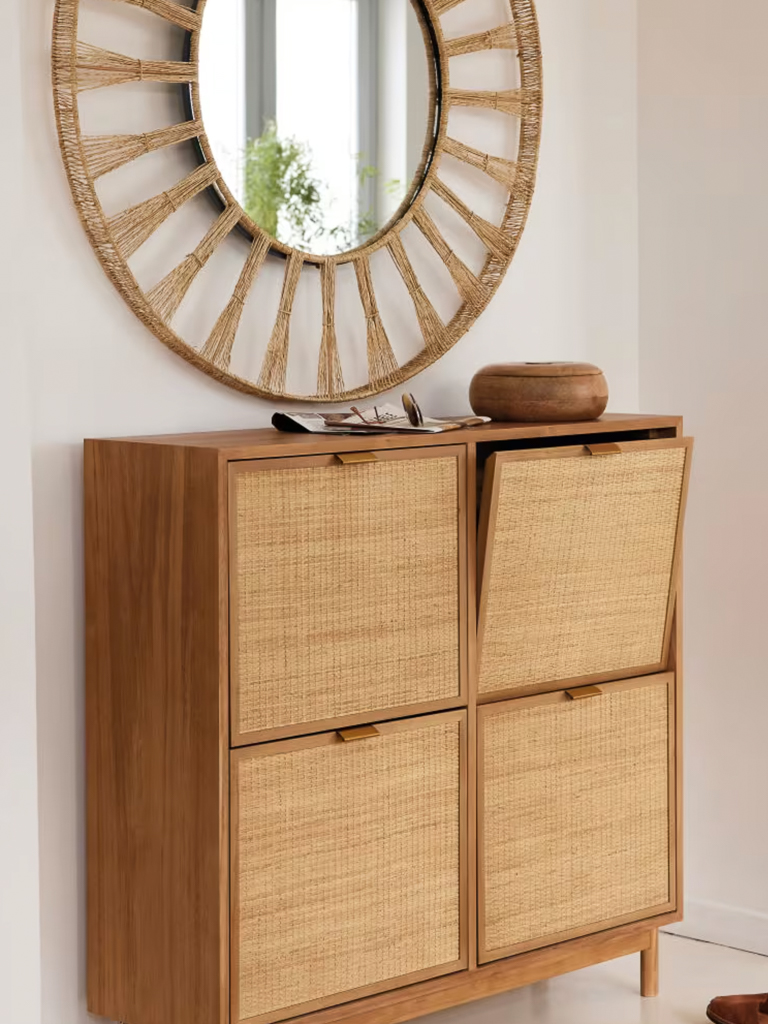 meuble à chaussures en bois et cannage