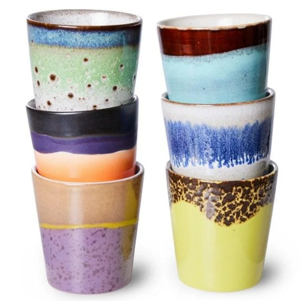 tasses à café multicolores