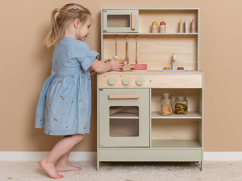 cuisine en bois enfant vert clair