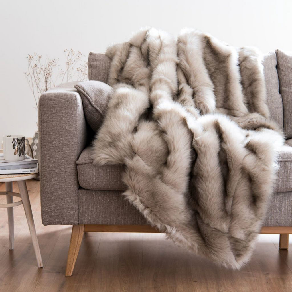 plaid en fausse fourrure