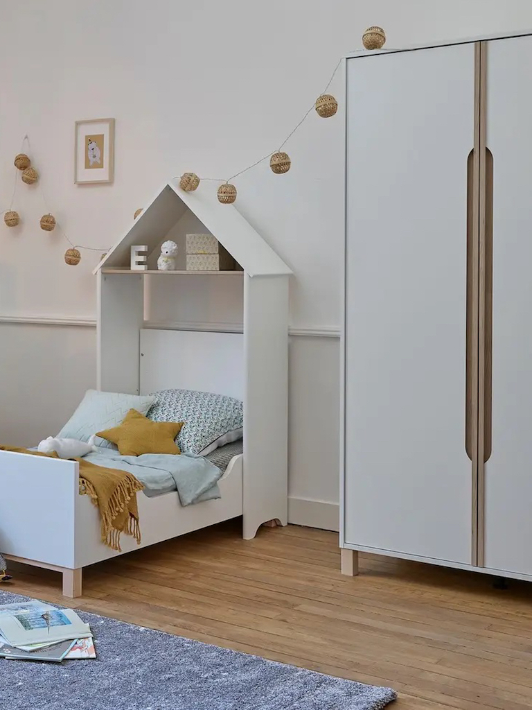 armoire enfant blanc et bois