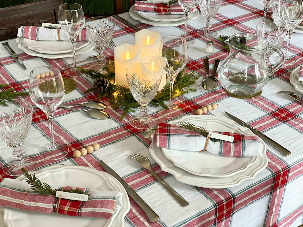 Comment faire une belle décoration de table pour noël ? Le Mag