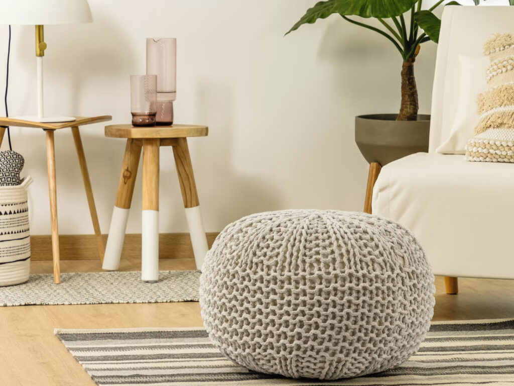 pouf en maille beige