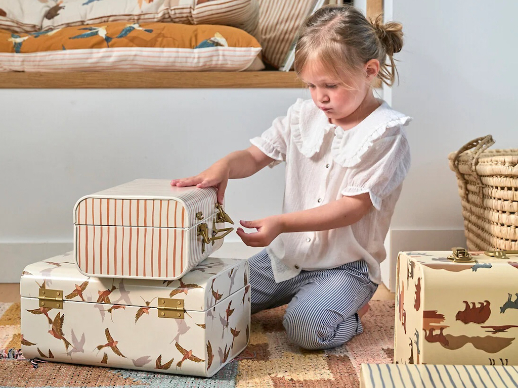 malle en métal pour jouets