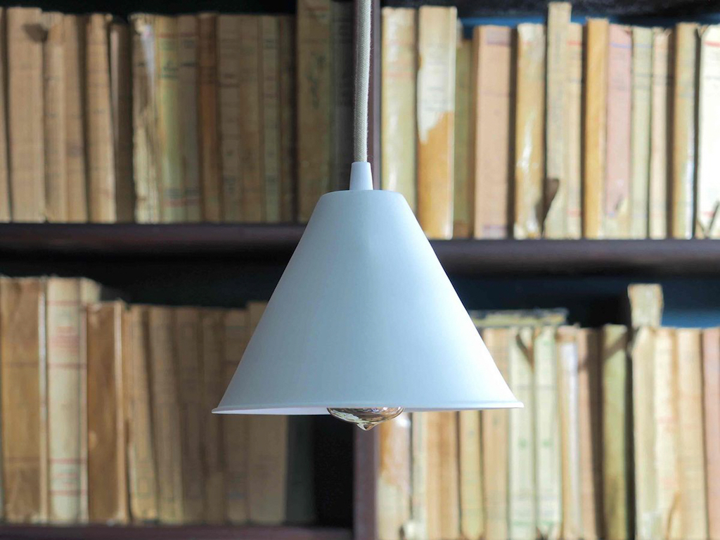 suspension en porcelaine blanche biscuit