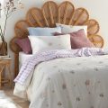 parure de lit fleurie fond blanc