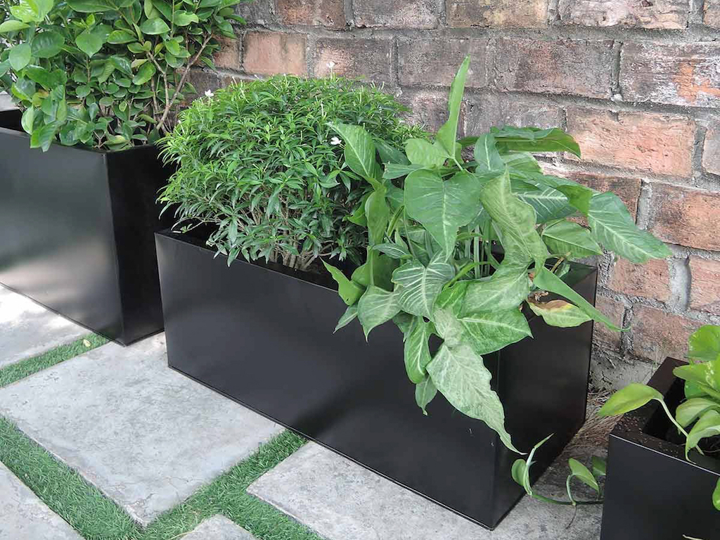 jardinière design noire