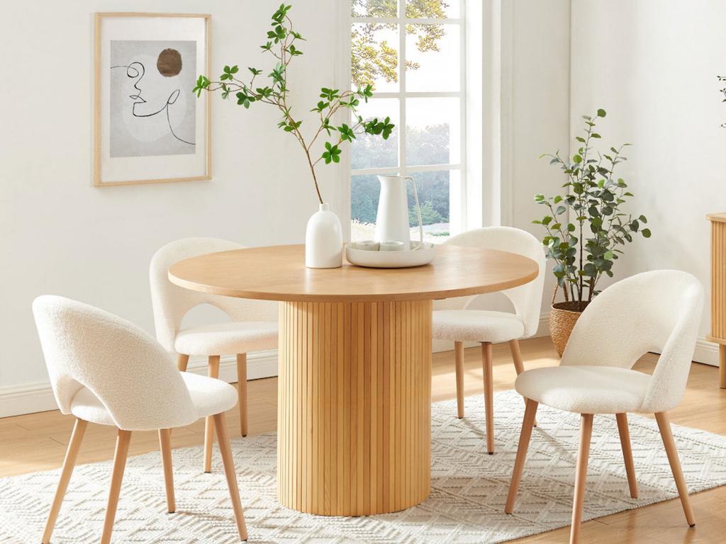 Une table ronde en bois massif avec pied central - Joli Place