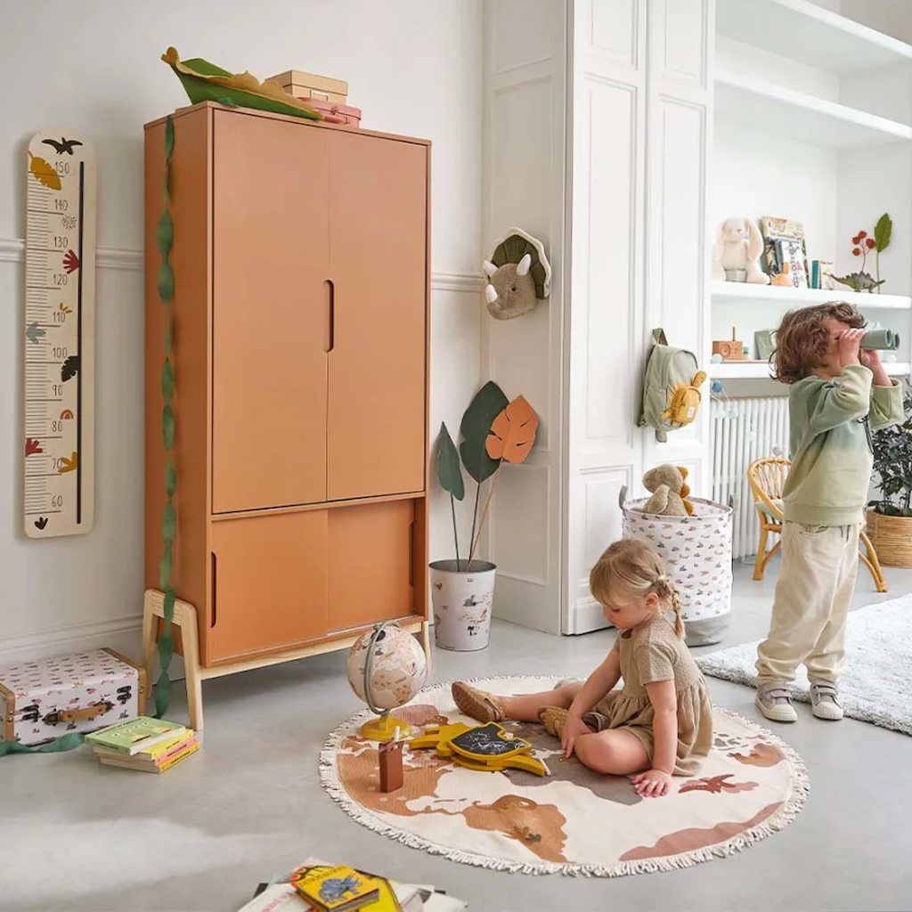 chambre enfant blanc et terracotta