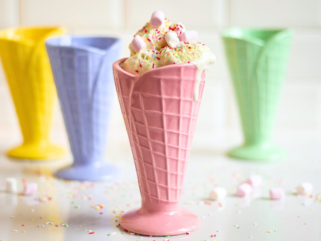coupes à glace pastel
