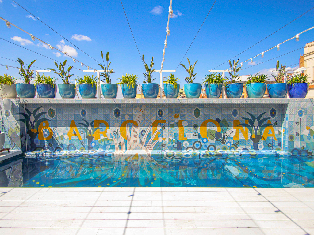 maison avec piscine sur le toit