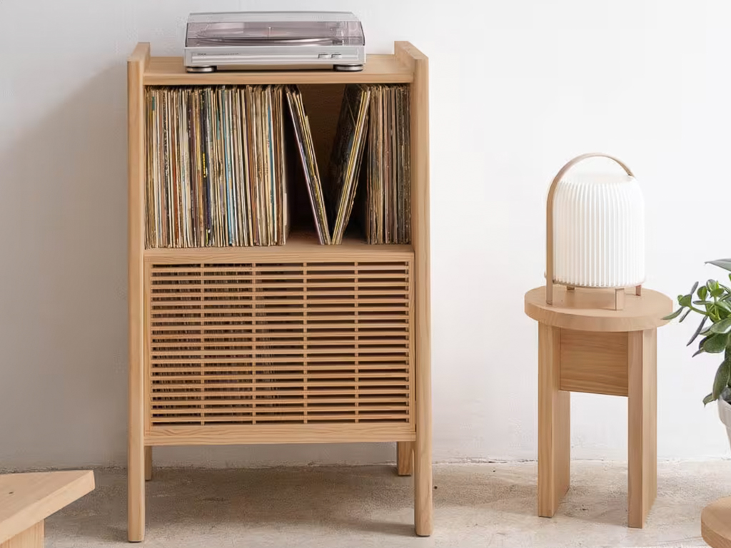 petit meuble pour vinyles et platine en bois massif
