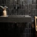salle de bain carrelage noir