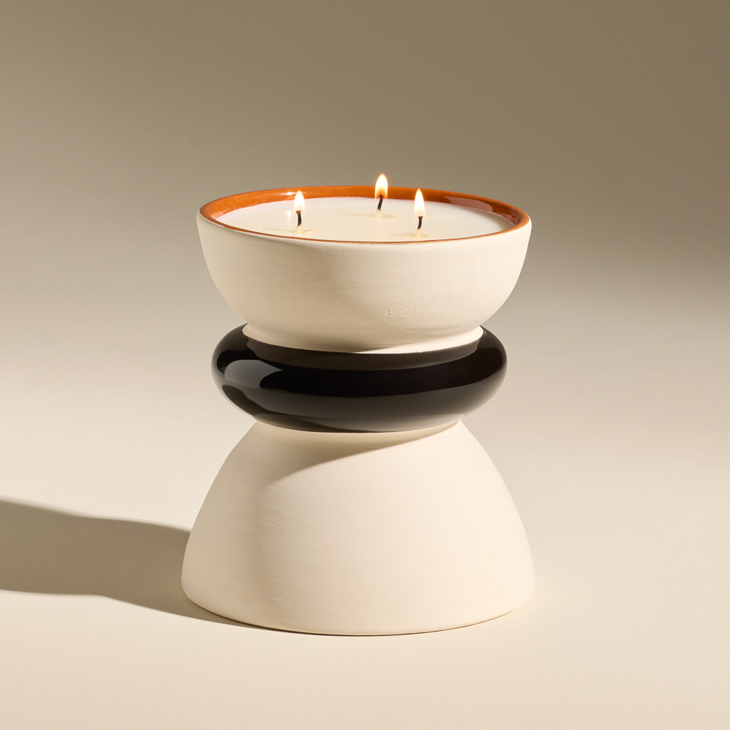 bougie parfumée dans pot à recycler