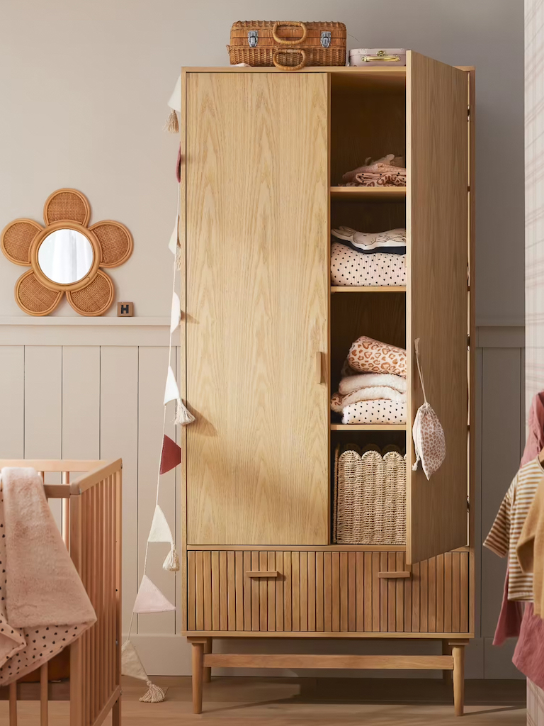 armoire enfant avec tiroirs 