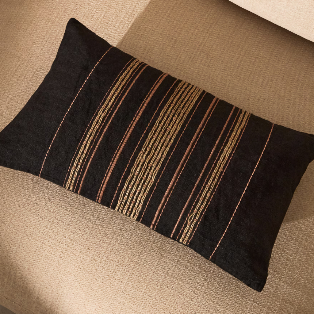 housse de coussin beige et noir