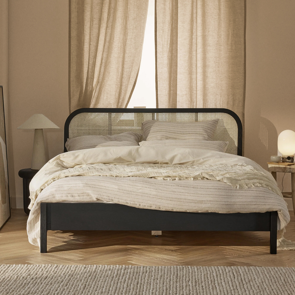 lit bois noir et cannage