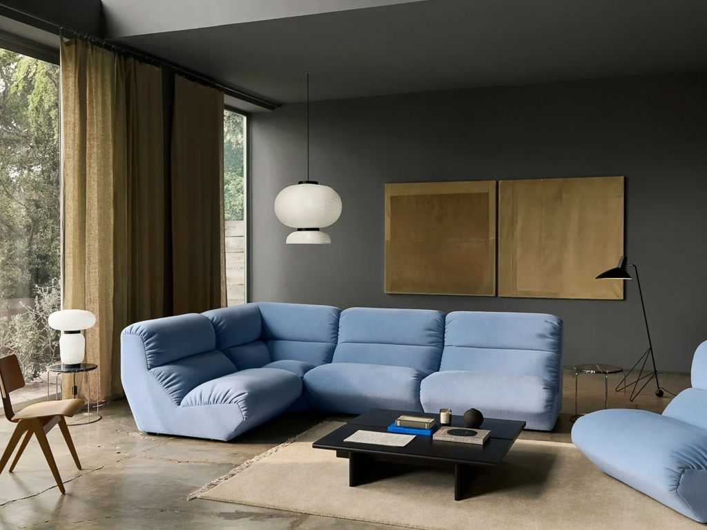 canapé design modulable en velours bleu ciel